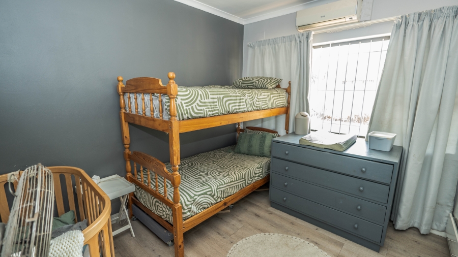 4 Bedroom Property for Sale in De La Haye Western Cape